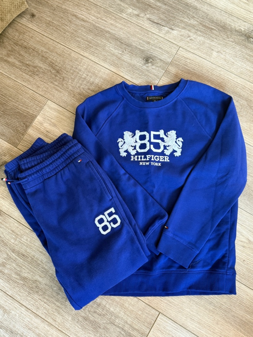 Tommy Hilfiger Kids Royal Blue '85' Sweatshirt & Joggers Set